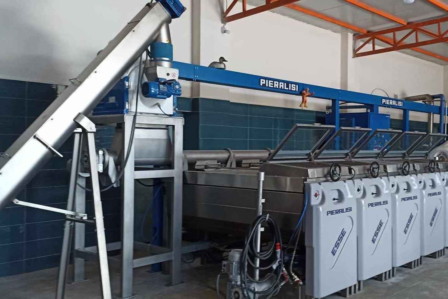 Saranda: Wine and raki tasting, local products.