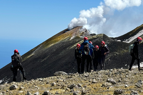 Etna: Krater Centralny (3340 m n.p.m.) z kolejką linową i jeepemEtna: wycieczka do krateru centralnego (3340)