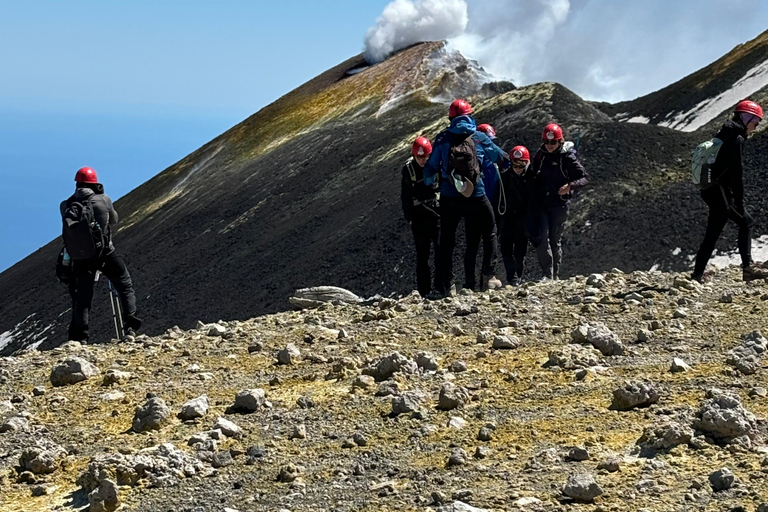 Etna: Krater Centralny (3340 m n.p.m.) z kolejką linową i jeepemEtna: wycieczka do krateru centralnego (3340)
