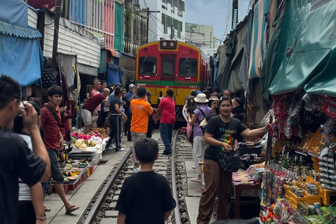 Bangkok: Railway Market & Floating Market Private Tour