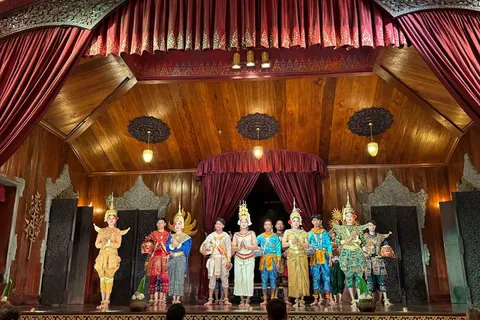 Apsara Theater Performance include dinner & Hotel pick up