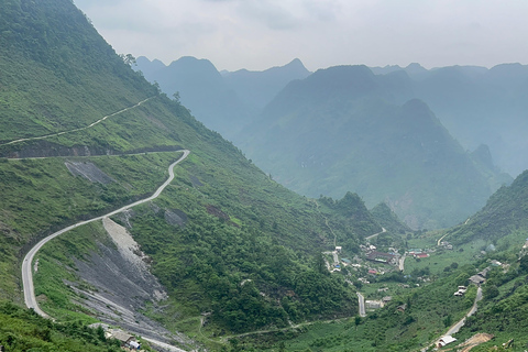 Från Hanoi: 4-dagars Ha Giang Loop Car Tour Plus redigerad video