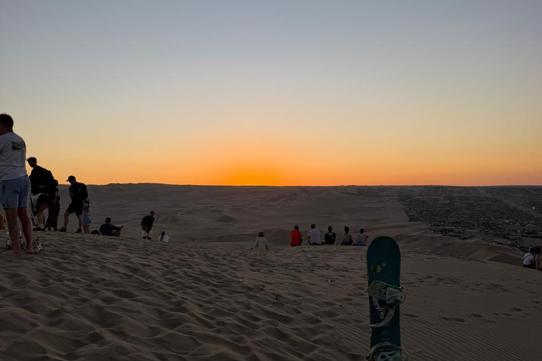 Huacachina: Hike to the top and enjoy sandboarding at sunset