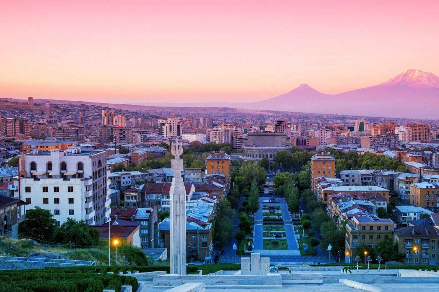 From Tbilisi: Armenia Day Trip with Yerevan and Lake Sevan