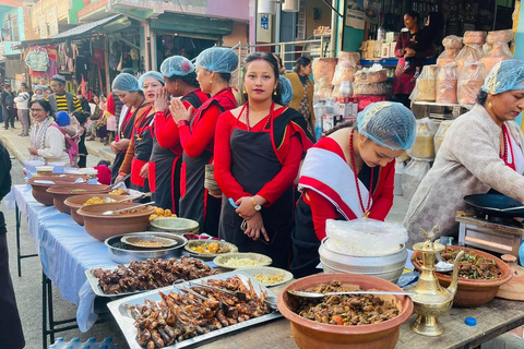 Kathmandu: Traditional Dress Photoshoot & Food Tasting