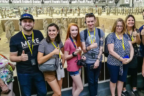 Xi'an: Terracotta Army, Lunch, City Wall, Pagoda, Bazaar Private Tour Spanish, Italian, German, French-Speaking Guide