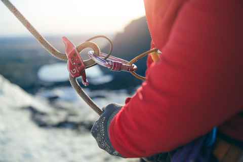 Skaftafell: Glacier Hike and Ice Climbing Guided Experience
