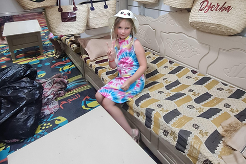 正宗杰尔巴：日落马车之旅和东方小吃正宗杰尔巴岛：日落马车之旅和免费东方小吃