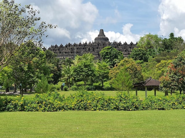 Yogyakarta Heritage : Borobudur, Mt. Merapi, Prambanan Tour