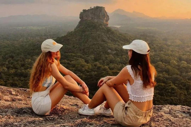 Sigiriya: Pidurangala Rock Sunrise or Sunset Tuk Tuk Tour