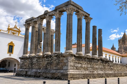 From Lisbon: Évora, Monsaraz & Wine Full-Day Tour