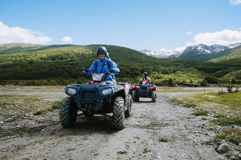 Ushuaia: Adventure and Fueguina Fauna with Animal Encounter of Your Choice Ushuaia: Adventure and Fueguina Fauna with Animal Encounter - Huskie Walk-