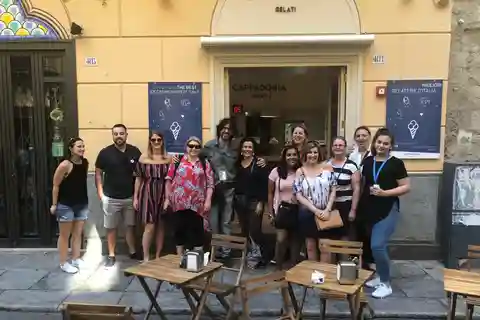 Palermo: tour privado de degustación de helados, pasteles y café