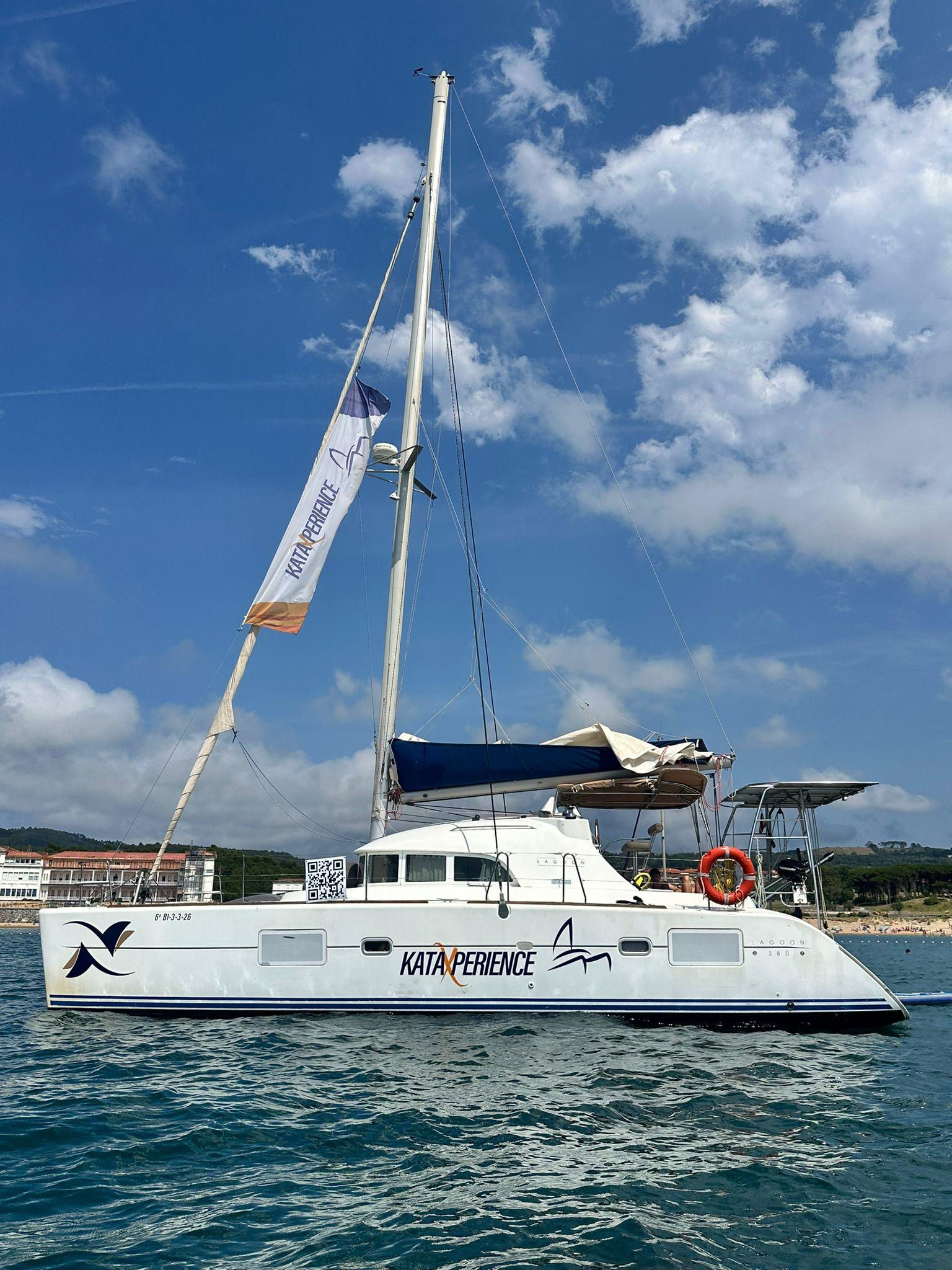 Bilbao: Sightseeing-Tour mit dem Boot/Segelkatamaran