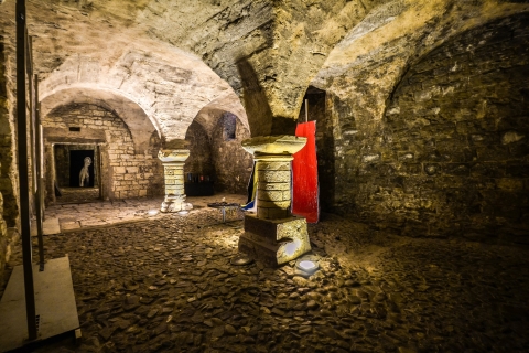 Prague : vieille ville, souterrains médiévaux et donjonVieille ville, souterrains médiévaux et donjon - en anglais