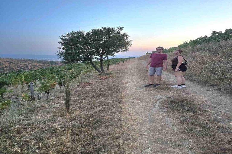 Berat: Private Sunset Tour with Wine and Fruits