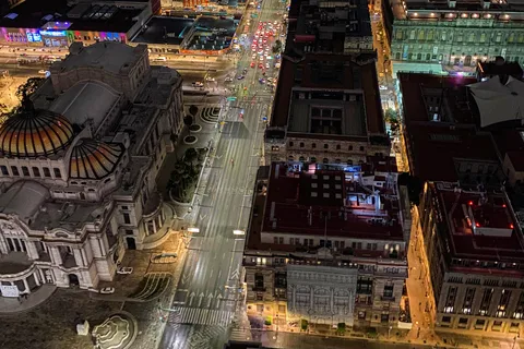 Visite nocturne à pied de la ville de Mexico avec possibilité de visiter la Torre Latino.