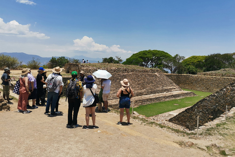 Full Day Guided Tour on the Monte Alban RouteTickets and food included