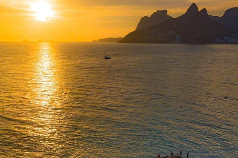 Tour Arpoador: Paseo por Copacabana y Puesta de Sol en el Arpoador