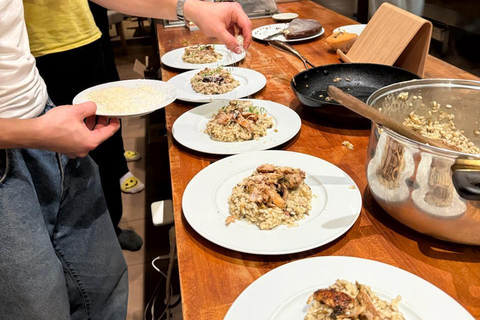 Helsinki: Foraging Tour and Cooking Class with Dinner