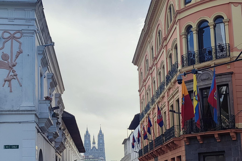 Quito: Guidad stadsvandring med chokladprovning och lunchlåda