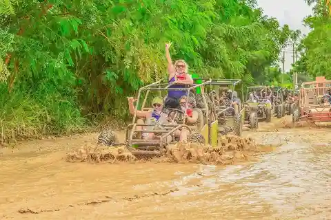 De Bávaro: Passeio de buggy para a Praia de Macau e Cenote