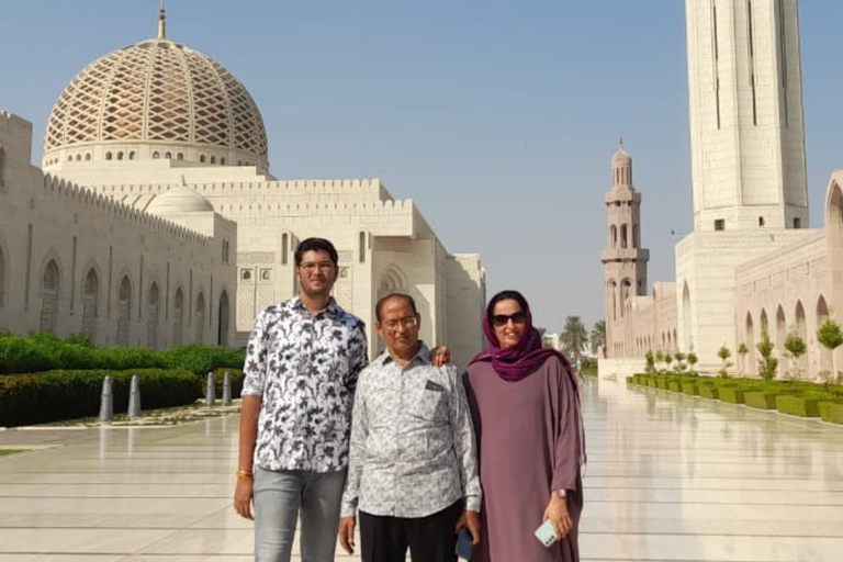 Muscat 3-Hour City Tour: Visit Mosque, Opera & Mutrah Souq