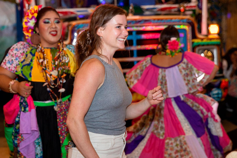 Folkloristischer Tanz &amp; typisches Abendessen im Sabroso Panamá