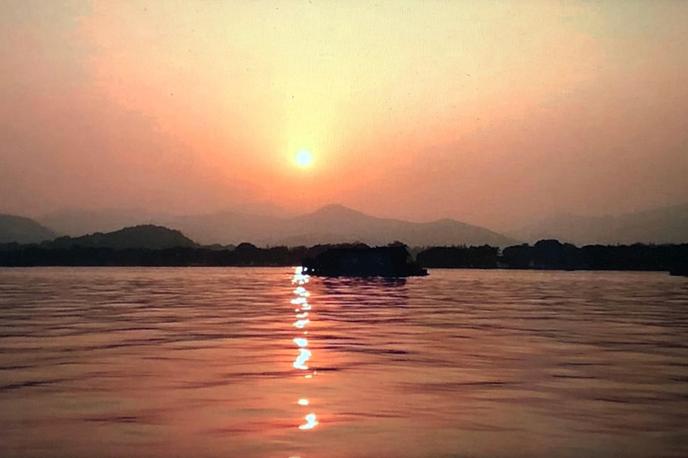 جولة خاصة شاملة كلياً في أبرز معالم مدينة شنغهايAll Inclusive Tour