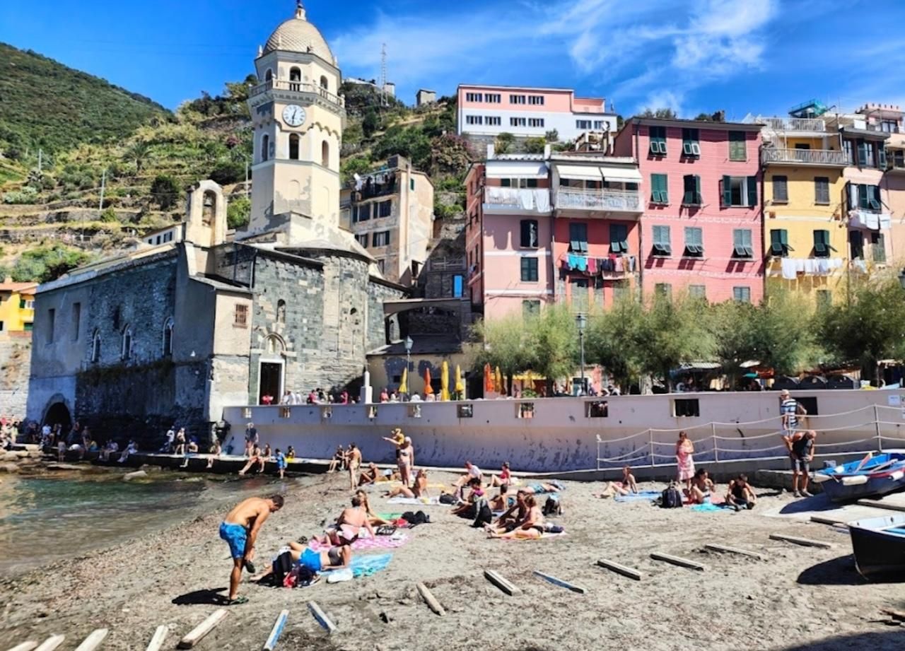 Bootsfahrt durch die Cinque Terre von La Spezia aus mit Umweltführer