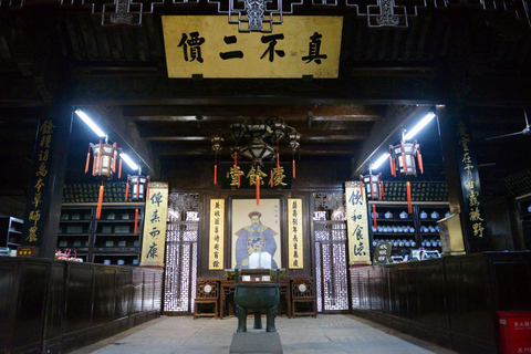 Hangzhou: Silk Museum, Tea Museum & Leifeng Pagoda Tour