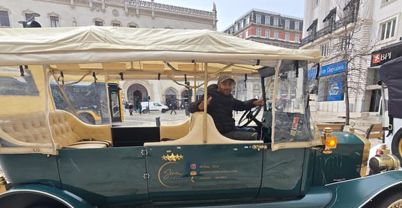 Lisbon: Belém vintage tour with guide 2hrs