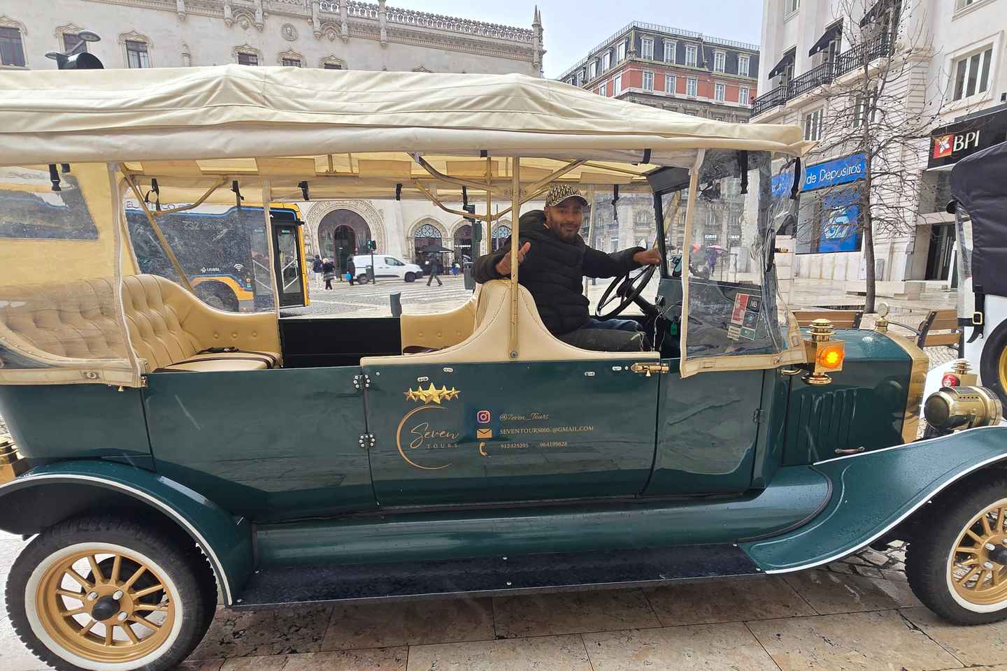 Lisbon: Belm vintage tour with guide 2hrs - Lisbon: Belém vintage tour with guide 2hrs