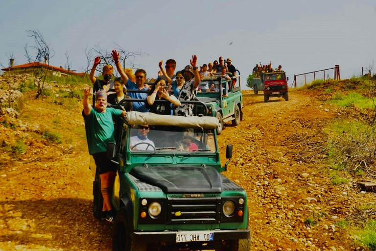 Von der Seite: Jeep Safari mit Green Canyon Bootsfahrt