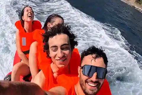 La Spezia: banana boat ride between Portovenere and the Cinque Terre