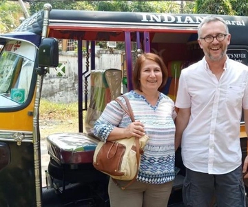 Agra: 6-Hour Tuk Tuk Food Tastings and Local Market Visit