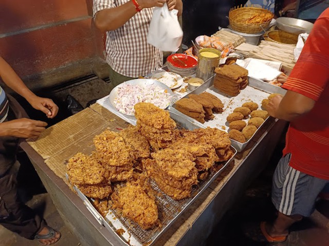 Visit Shyambazar street food trail in Kolkata in Goa, India