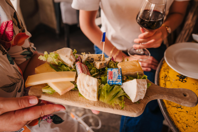 Paris: Latin Quarter Traditional Food Tour with Full Meal