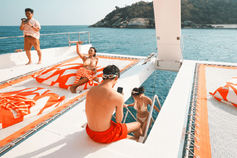 Pattaya: 3 Inselhopping auf einer Segelyacht mit Buffet