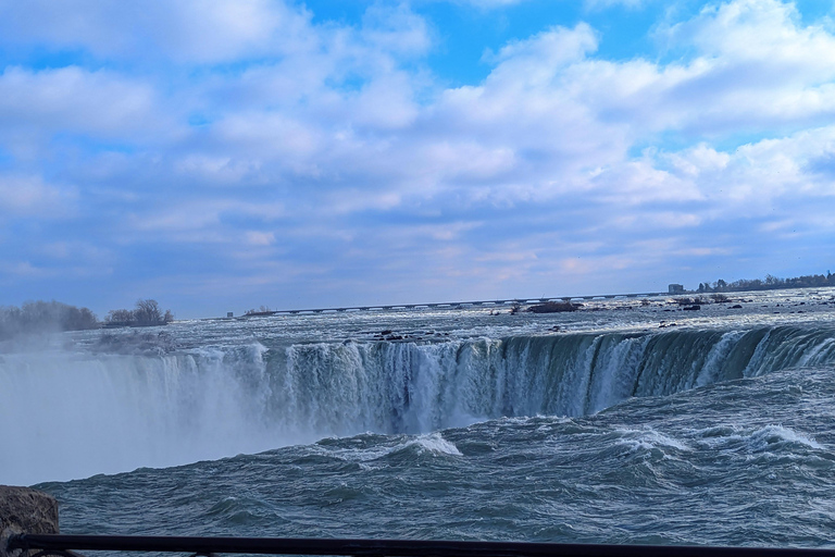 Toronto: Niagara Falls Evening Tour with Cruise and Dinner Evening Tour Without Cruise and Dinner- (Standard Tour)