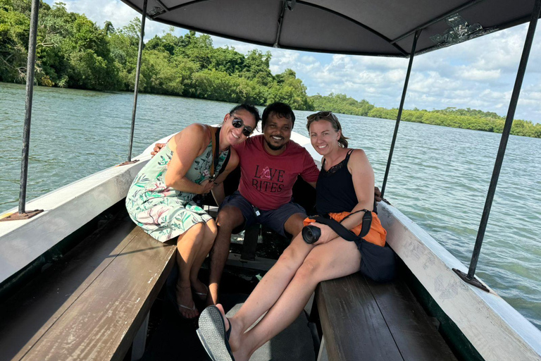 Koggala Lake Private Boat Tour with Dinesh