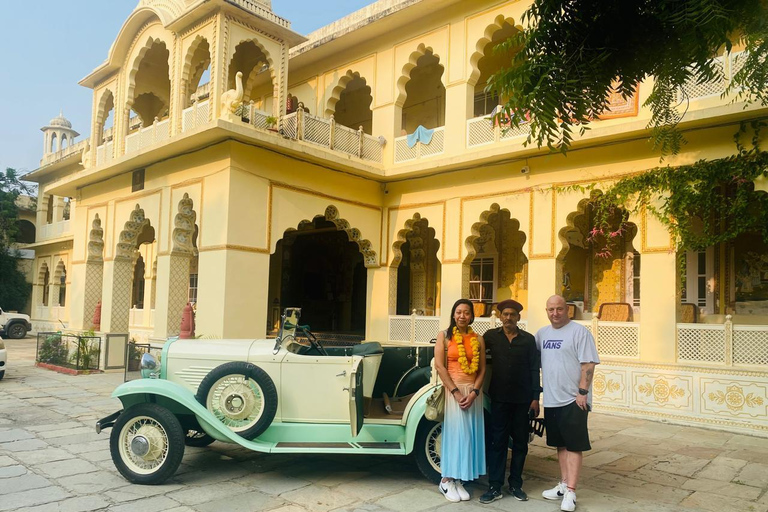 Jaipur: City tour do património num carro antigo com serviço de busca