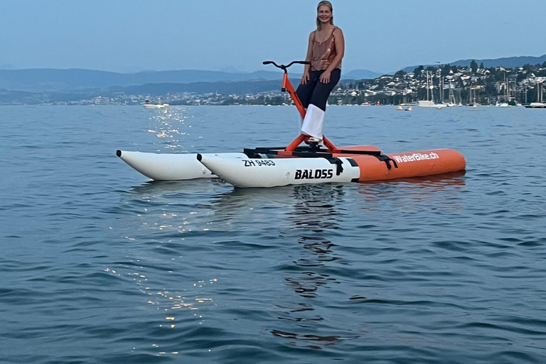 Waterbike op het meer van ZürichWaterfietstocht op het meer van Zürich - Tandem voor de hele dag