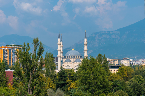 Tirana Stroll Tour, promenera och smaka på Qofte &amp; Raki!Tirana Highlights Tour, promenera och smaka på Qofte &amp; Raki!