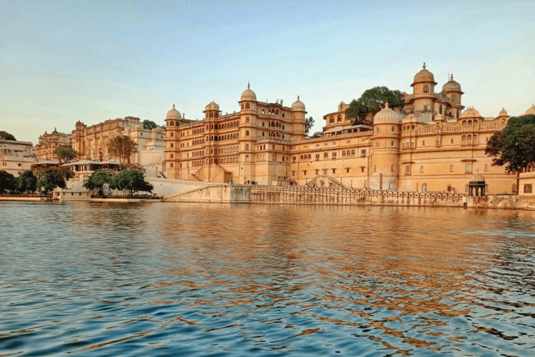 Delhi: 8 Days Golden Triangle with Udaipur or Pushkar Tour Tour with 5-Star Hotel Accommodation