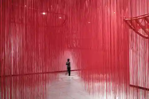 Prag - Kunsthalle Praha - Chiharu Shiota: Uafklaret sjæl