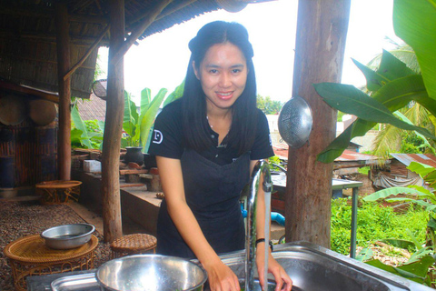 Luang Prabang: Cooking Class, Temple Visit, and Lunch