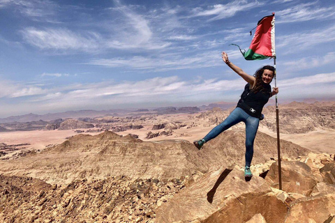 Wadi Rum: Women's Desert Retreat with Jeep Tour & Camp