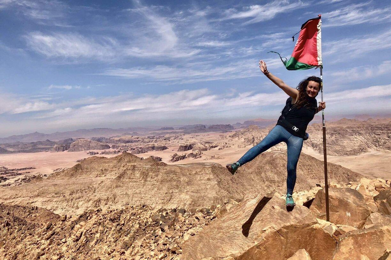 Wadi Rum: Women's Desert Retreat with Jeep Tour & Camp