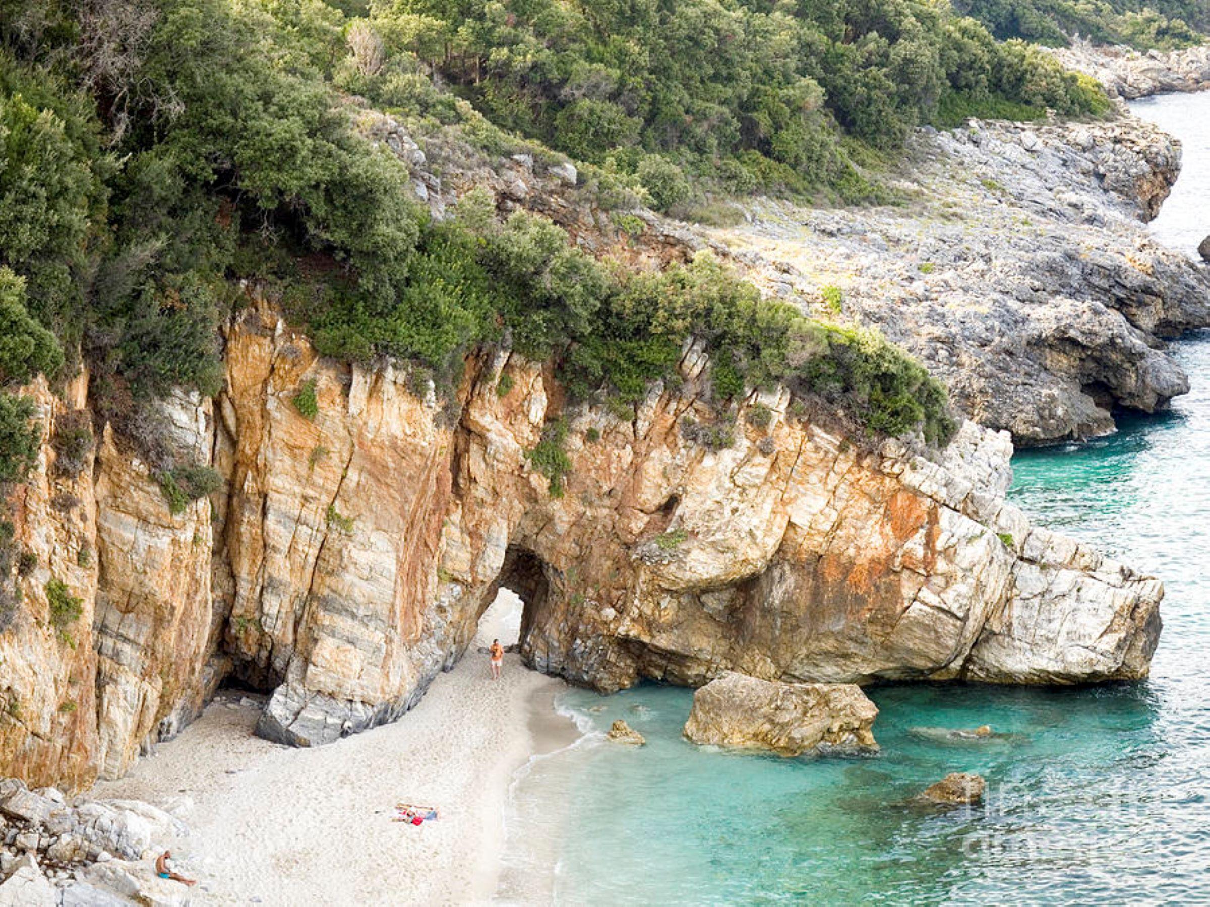 Ab Volos: Privater Tsagkarada- und Mylopotamos-Strand